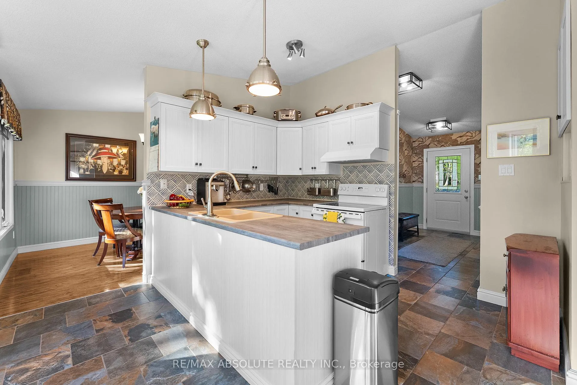 Photo 14 of 864 Centre Street, McNab/Braeside, Mcnab/Braeside Twps — HOMEH
