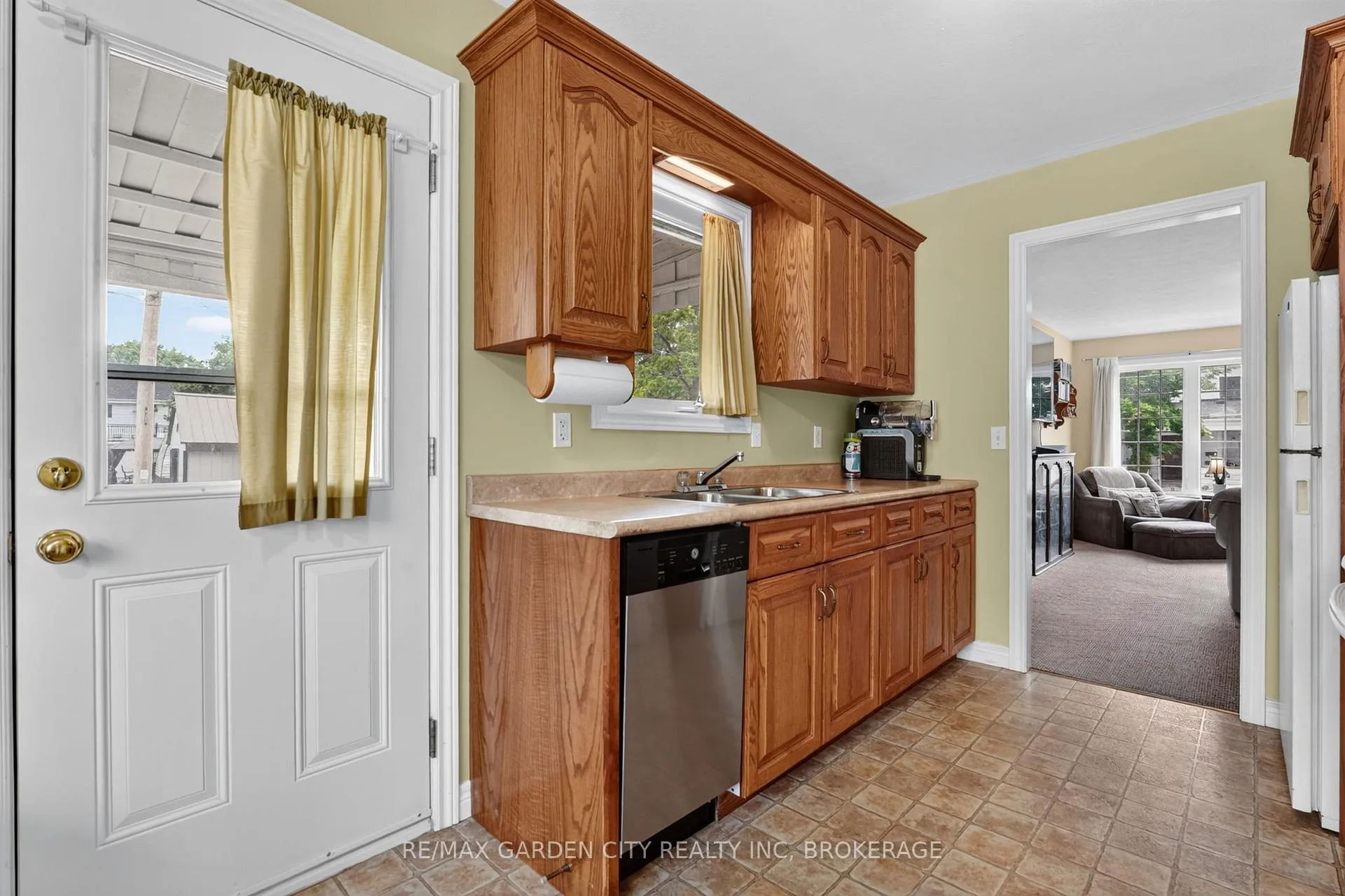 Photo 12 of 217 Pine Street, Haldimand, Dunnville — HOMEH