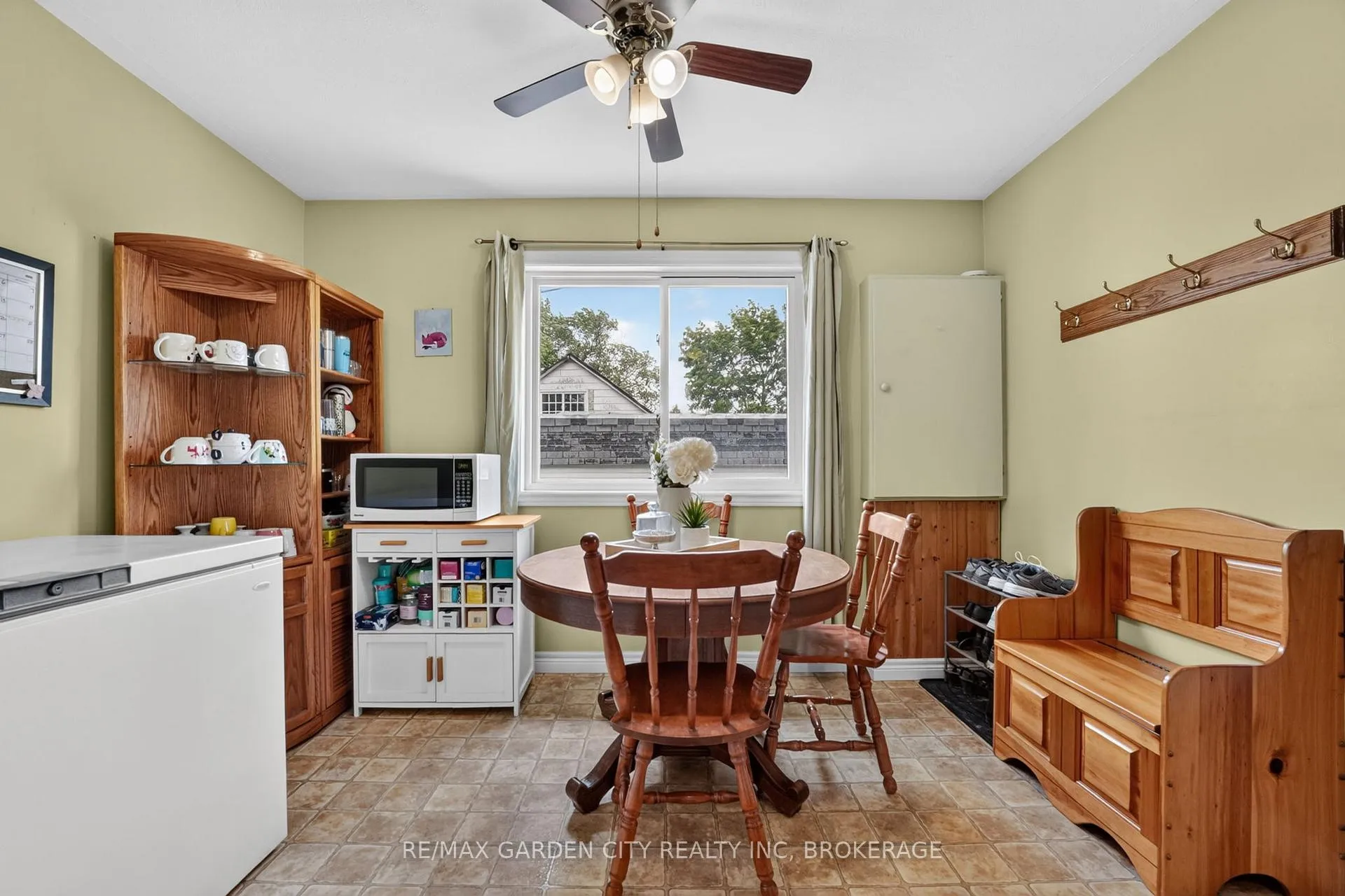Photo 16 of 217 Pine Street, Haldimand, Dunnville — HOMEH