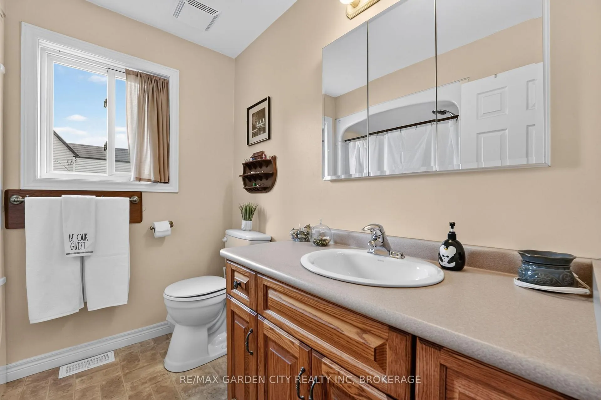 Photo 25 of 217 Pine Street, Haldimand, Dunnville — HOMEH