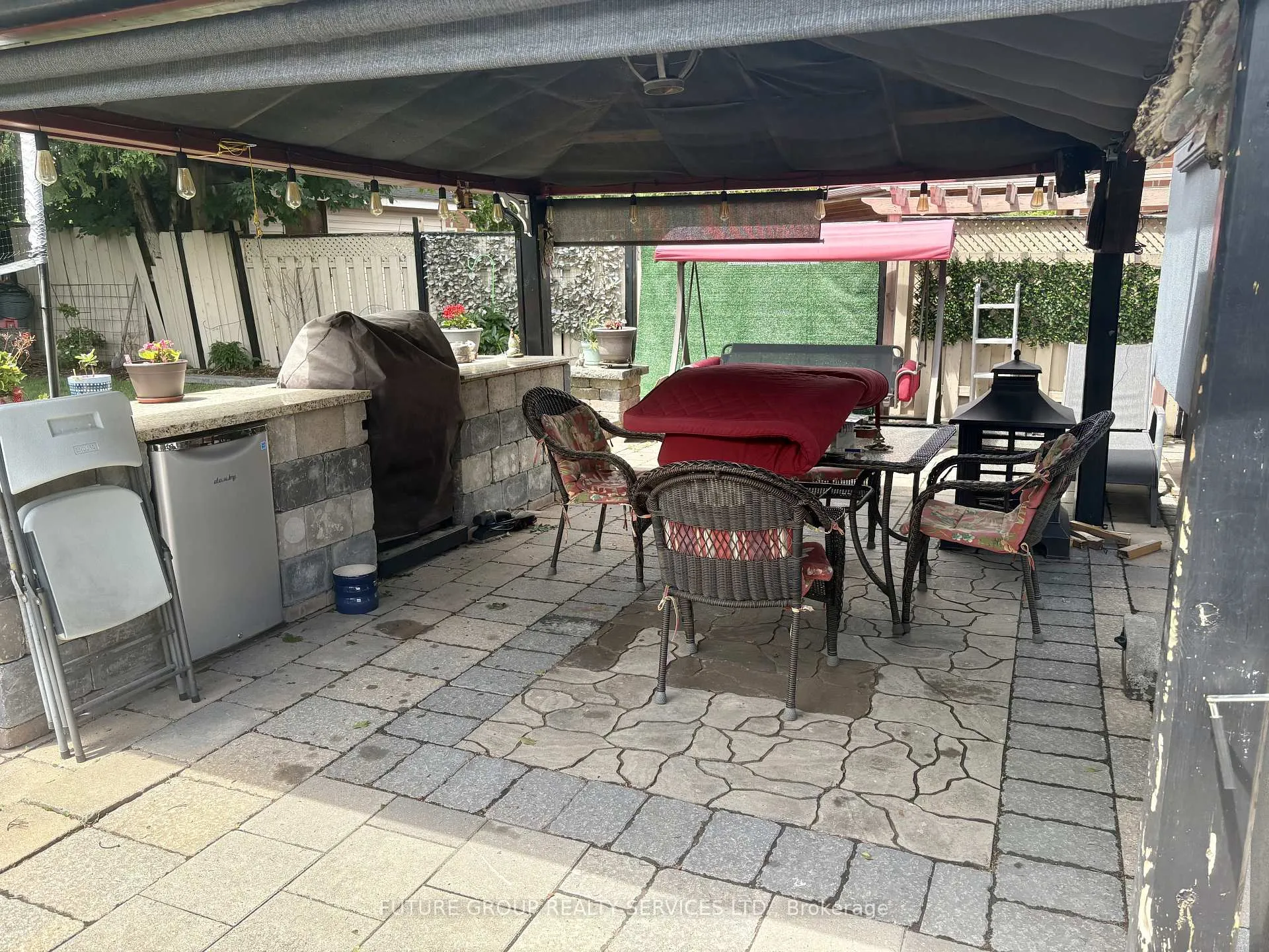 Photo 9 of Unit (Lower), 9 Fingal Place, Etobicoke, Thistletown-Beaumonde Heights — HOMEH