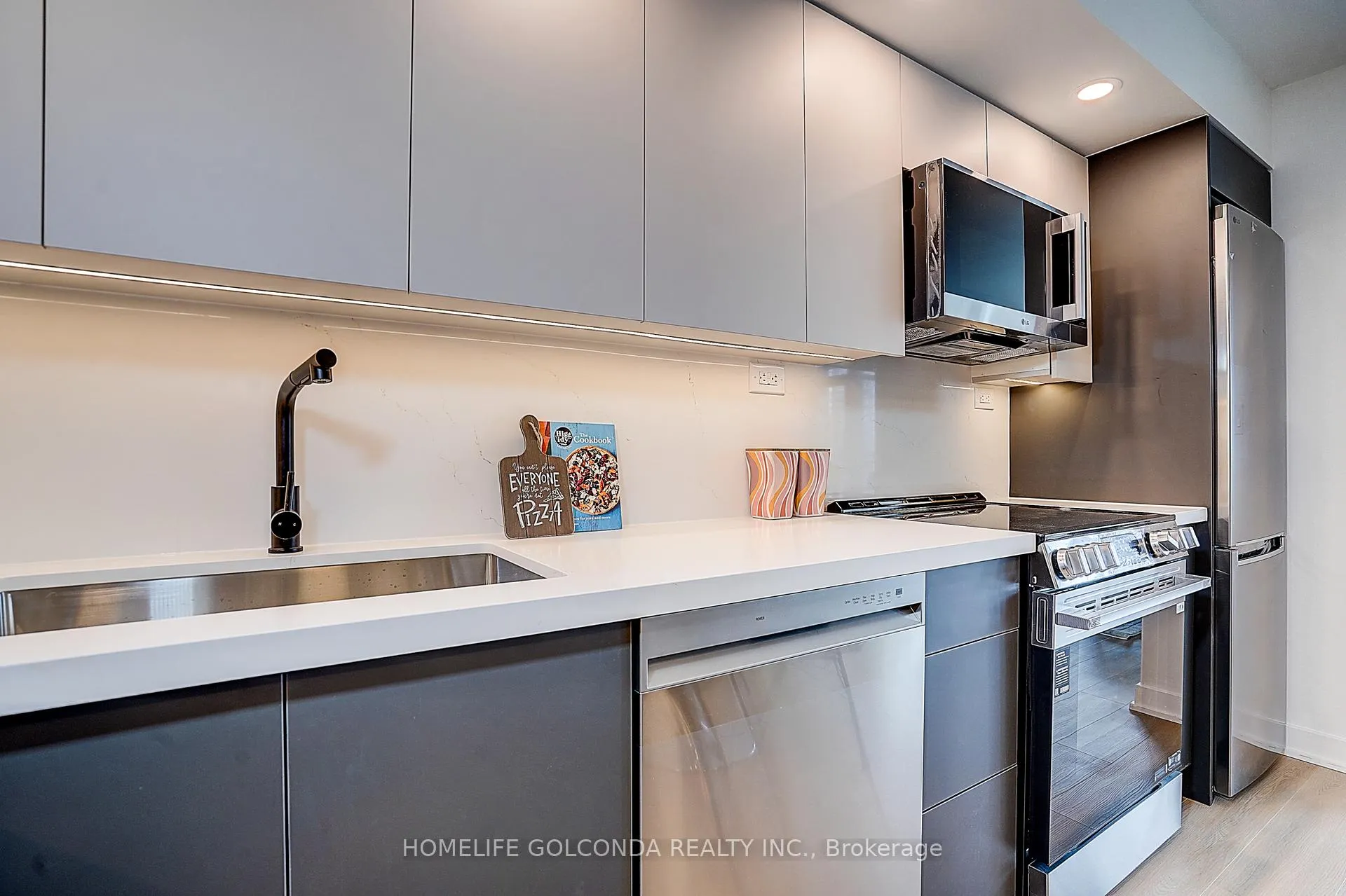 Photo 7 of Unit 1105, 8 telegram Mews, Toronto, Waterfront Communities — HOMEH