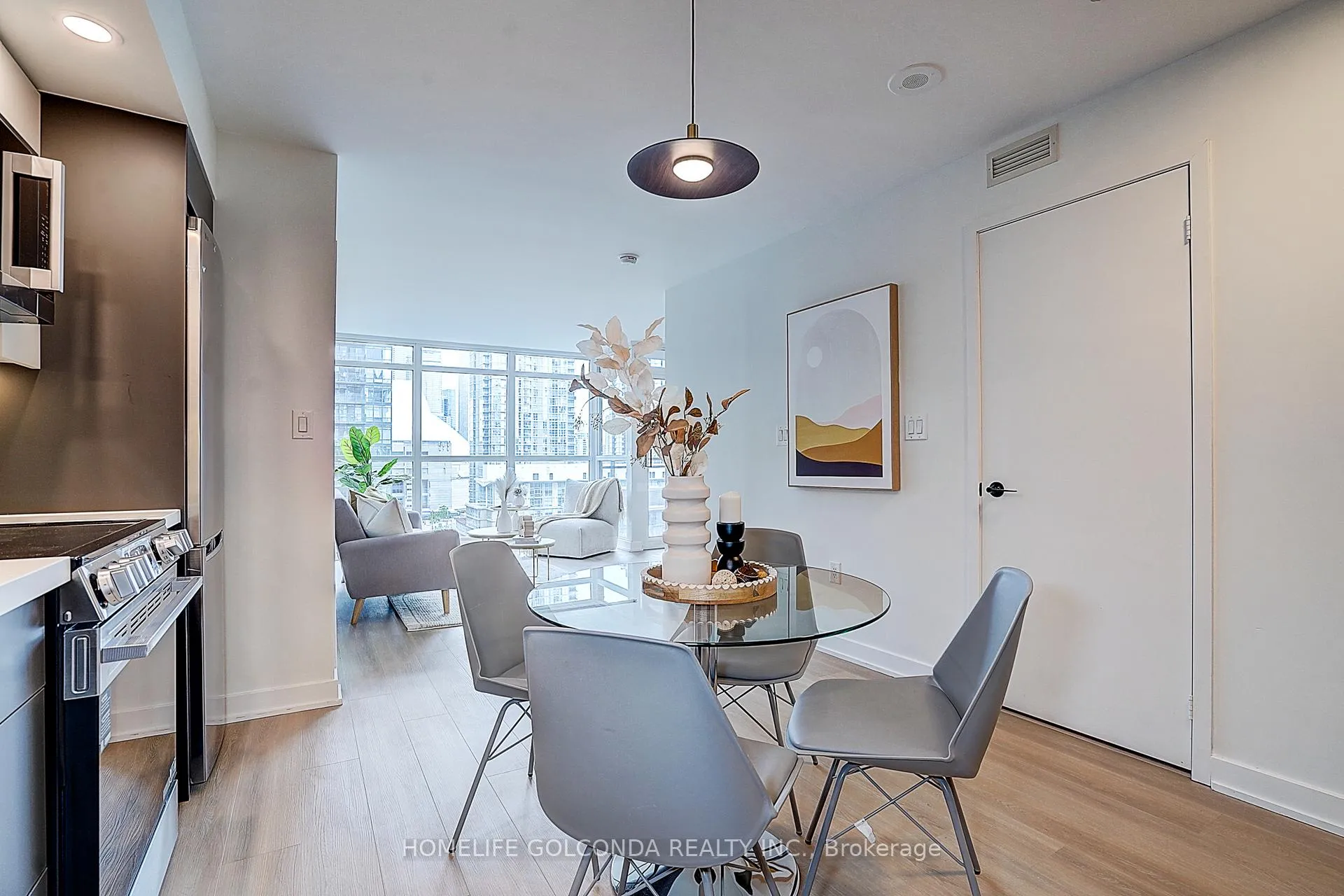 Photo 9 of Unit 1105, 8 telegram Mews, Toronto, Waterfront Communities — HOMEH