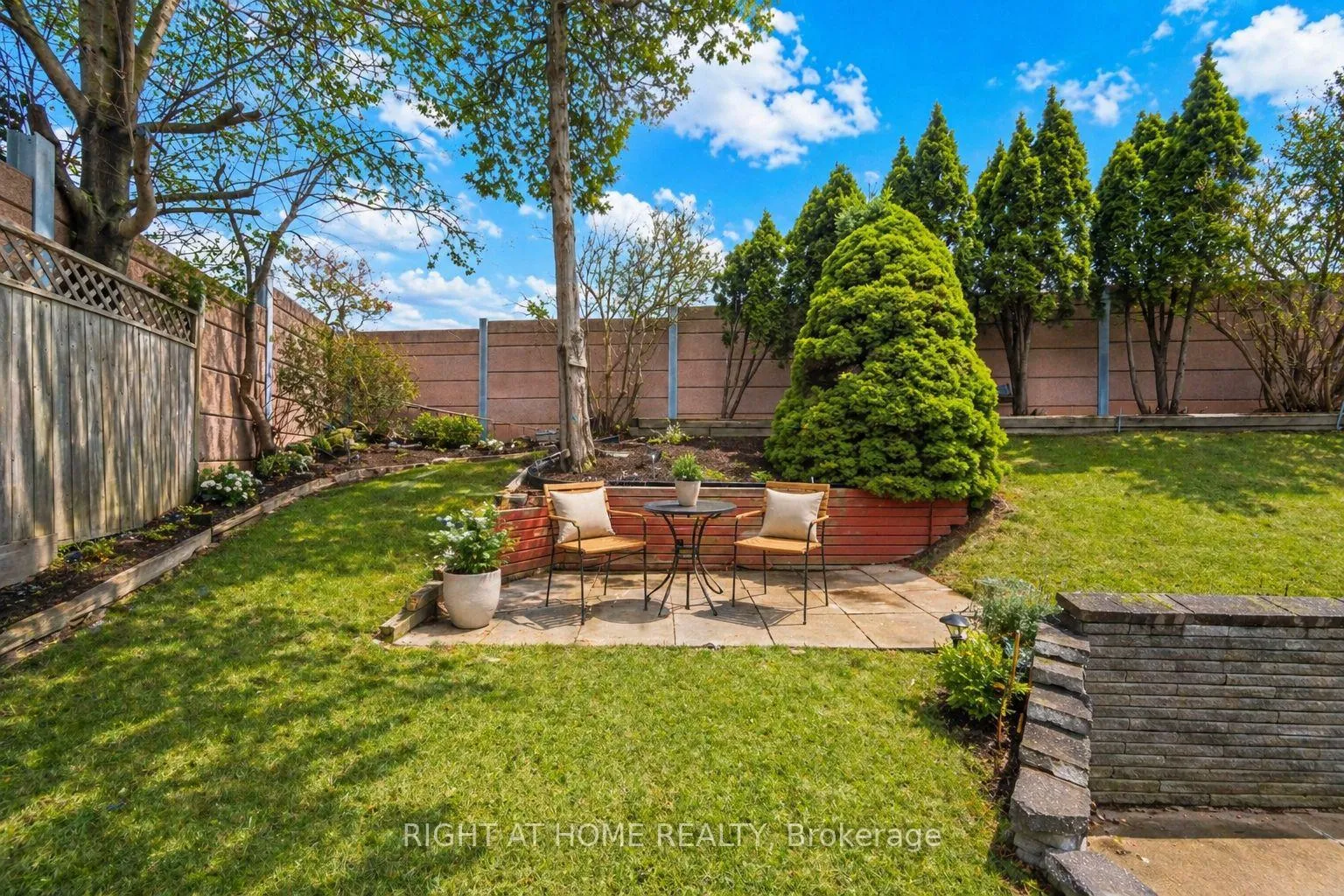 Photo 7 of Unit BSMT, 20 Pepperwood Place, Brampton, Northgate — HOMEH