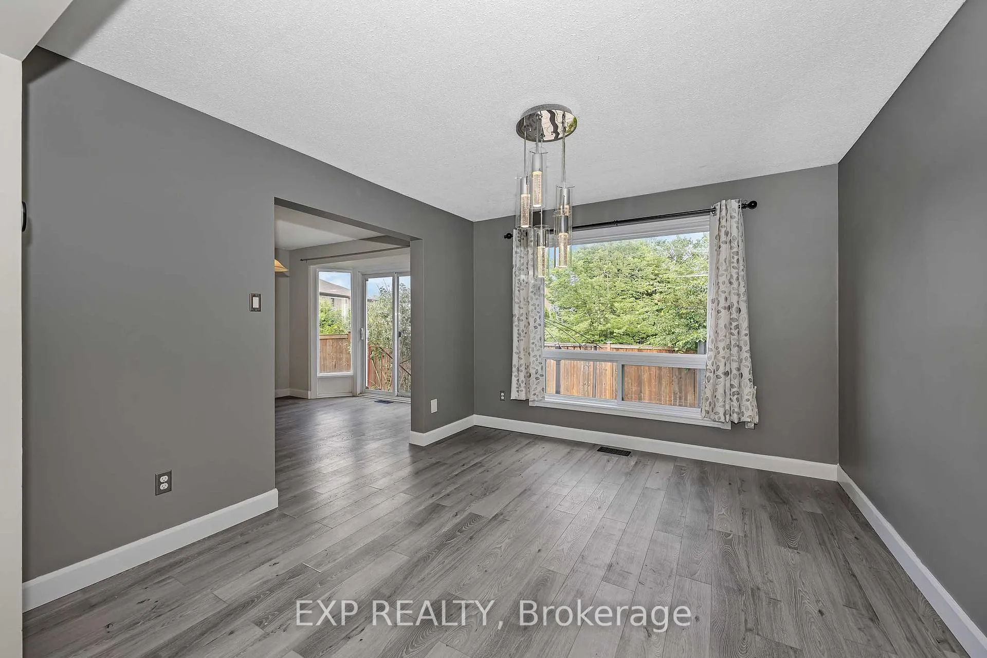 Photo 5 of 1797 Belval Crescent, Ottawa, Orleans/Sunridge — HOMEH