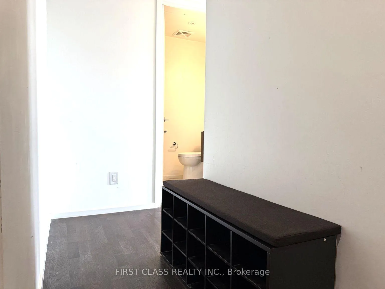 Photo 3 of Unit 2010, 101 Charles Street E, Toronto, Church-Yonge Corridor — HOMEH