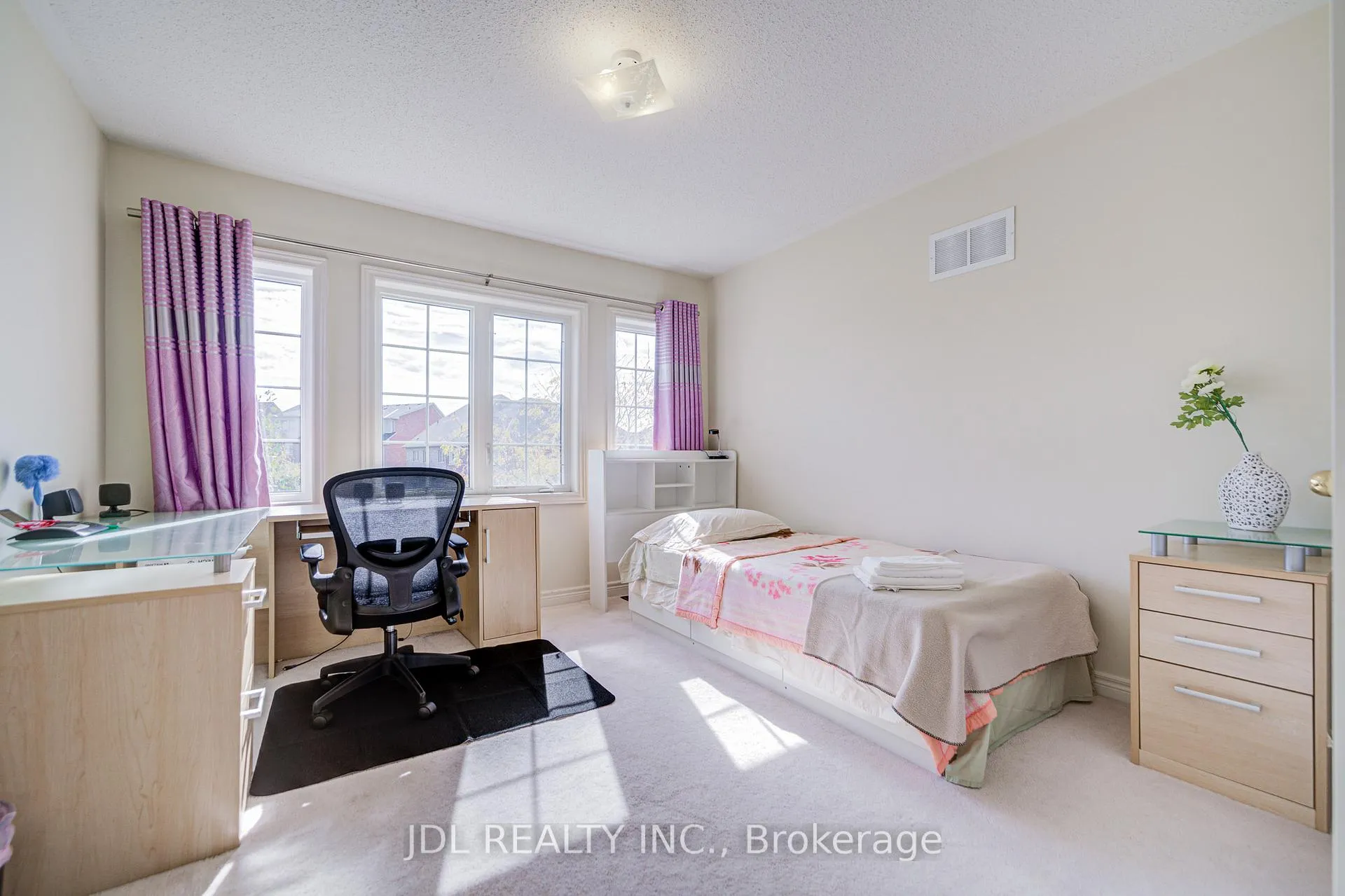 Photo 31 of 1139 Cenotaph Boulevard, Newmarket, Stonehaven-Wyndham — HOMEH