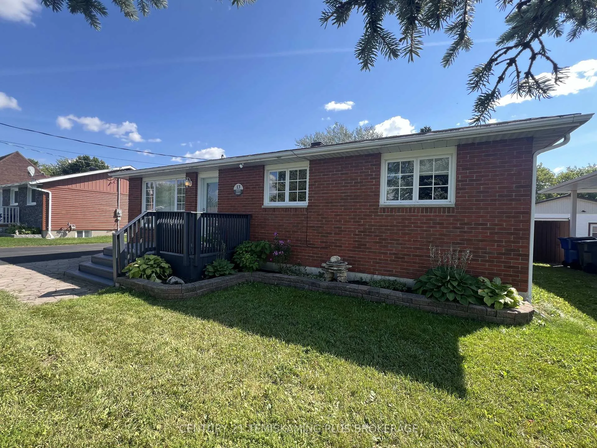 Photo 3 of 13 Eighth Street, Armstrong, Earlton — HOMEH
