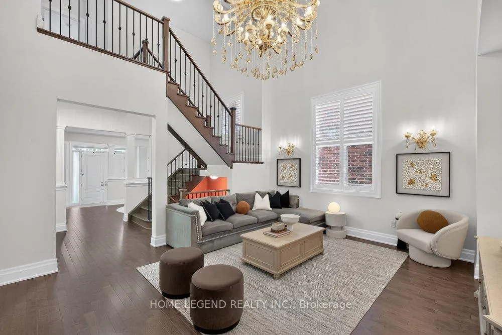Photo 4 of 247 Touchgold Crescent, Aurora, Bayview Southeast — HOMEH