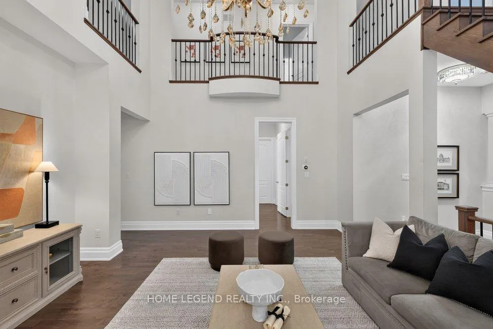 Photo 6 of 247 Touchgold Crescent, Aurora, Bayview Southeast — HOMEH
