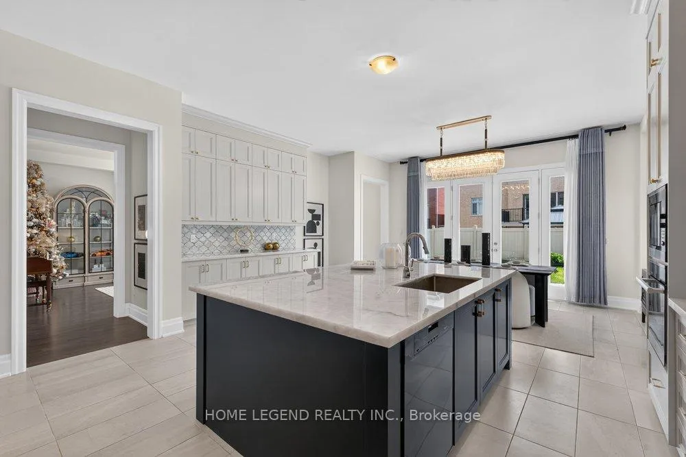 Photo 12 of 247 Touchgold Crescent, Aurora, Bayview Southeast — HOMEH