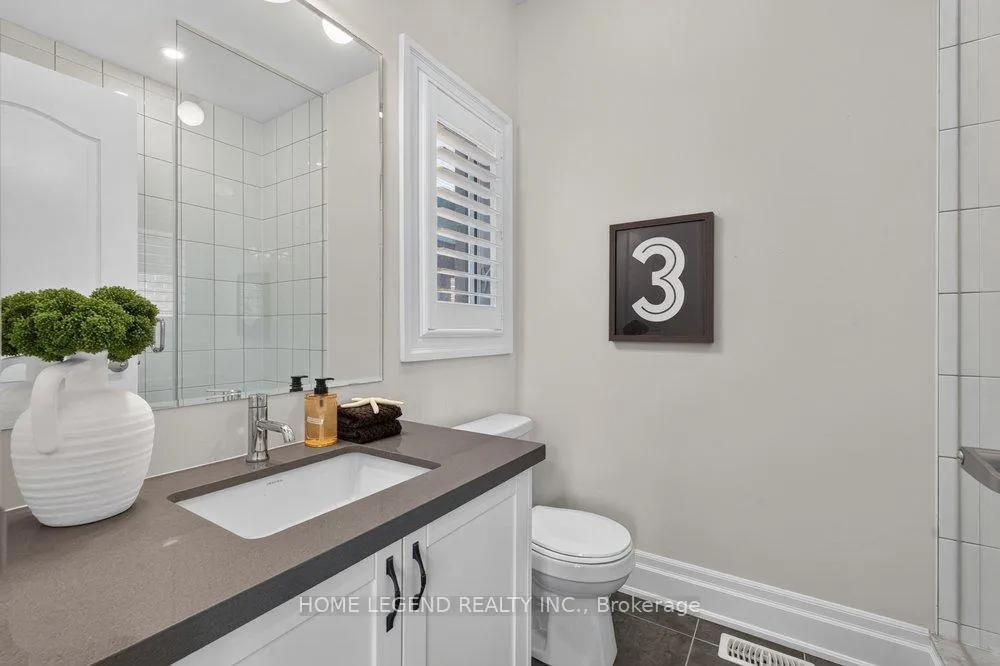 Photo 22 of 247 Touchgold Crescent, Aurora, Bayview Southeast — HOMEH