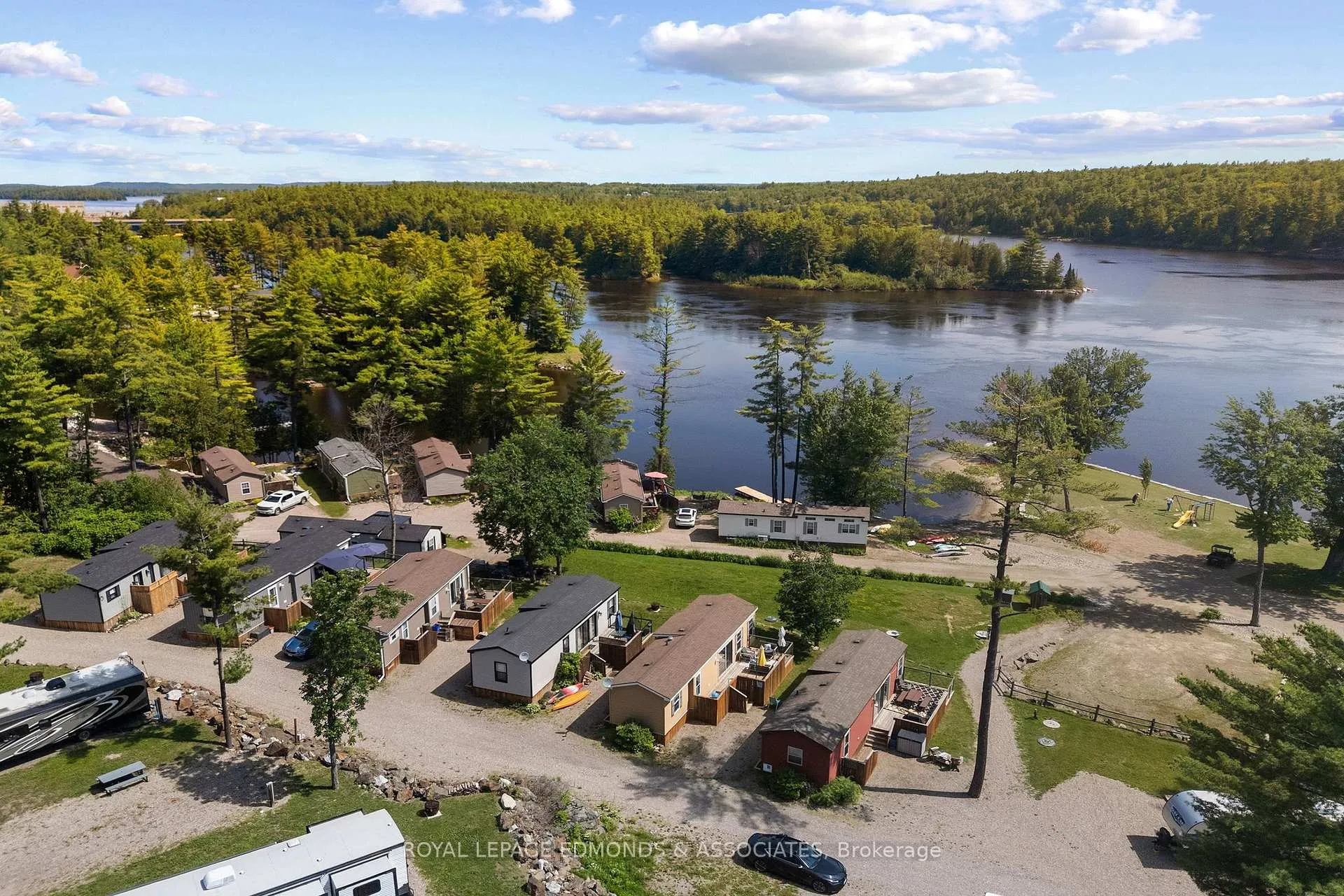 Photo 2 of Unit 31, 92 Bingham Drive, Horton, Horton Twp — HOMEH