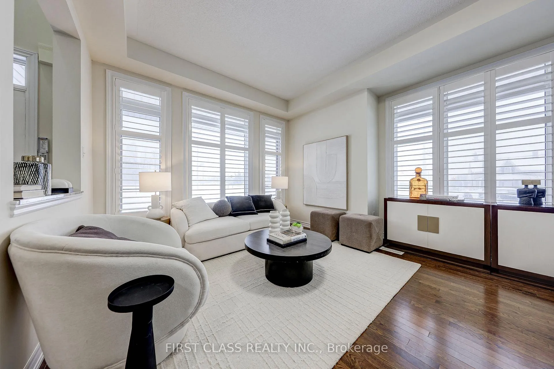 Photo 5 of 2 James Parrott Avenue, Markham, Wismer — HOMEH