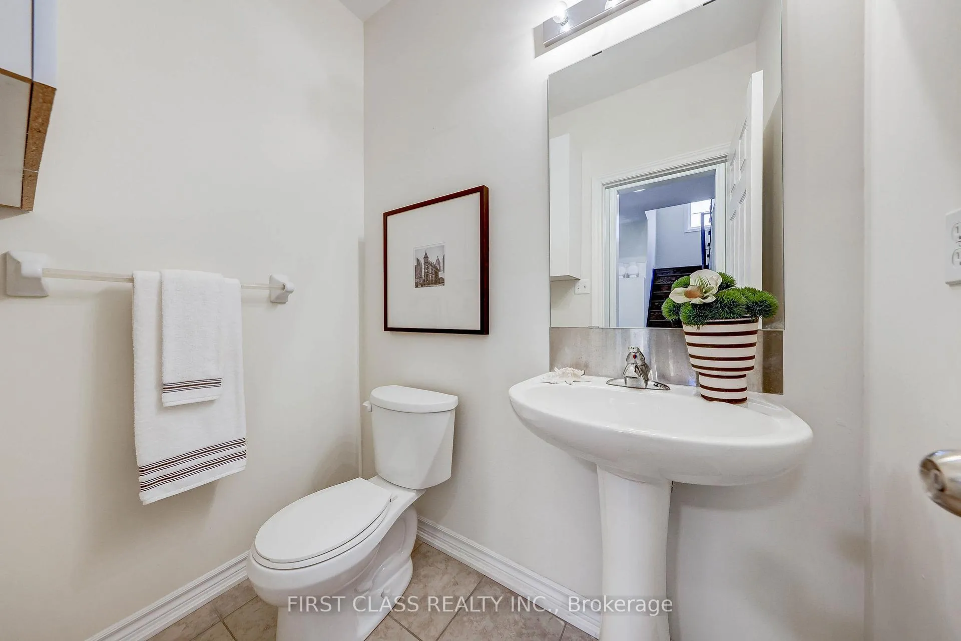 Photo 9 of 2 James Parrott Avenue, Markham, Wismer — HOMEH