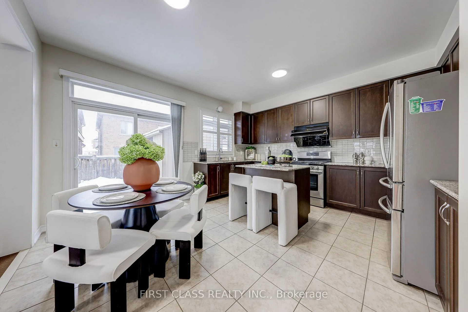 Photo 11 of 2 James Parrott Avenue, Markham, Wismer — HOMEH