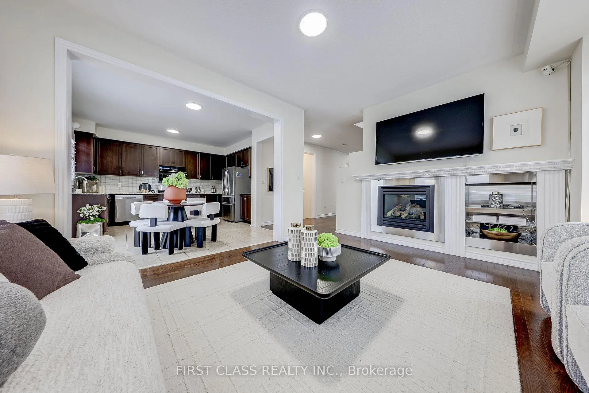 Photo 15 of 2 James Parrott Avenue, Markham, Wismer — HOMEH