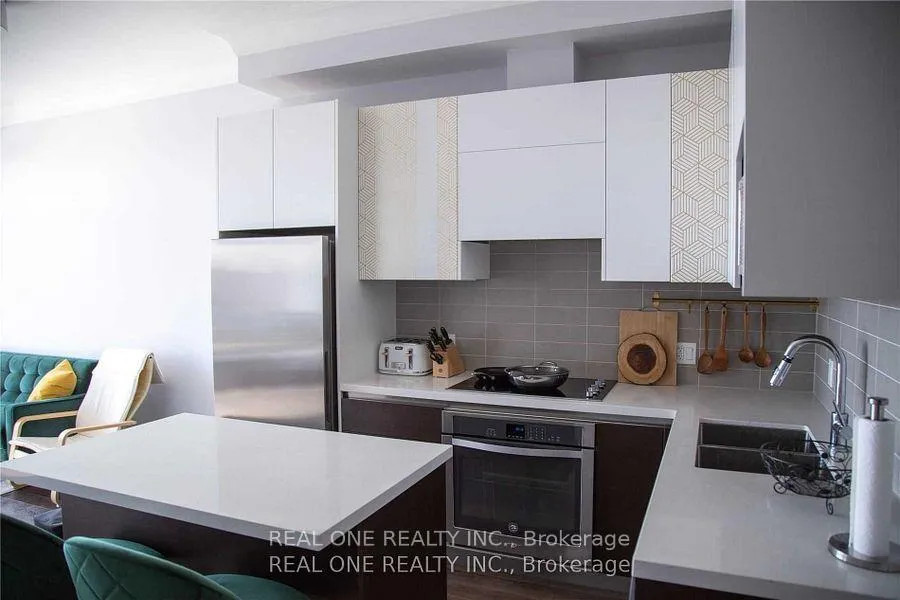 Photo 4 of Unit 808, 15 Water Walk Drive, Markham, Unionville — HOMEH