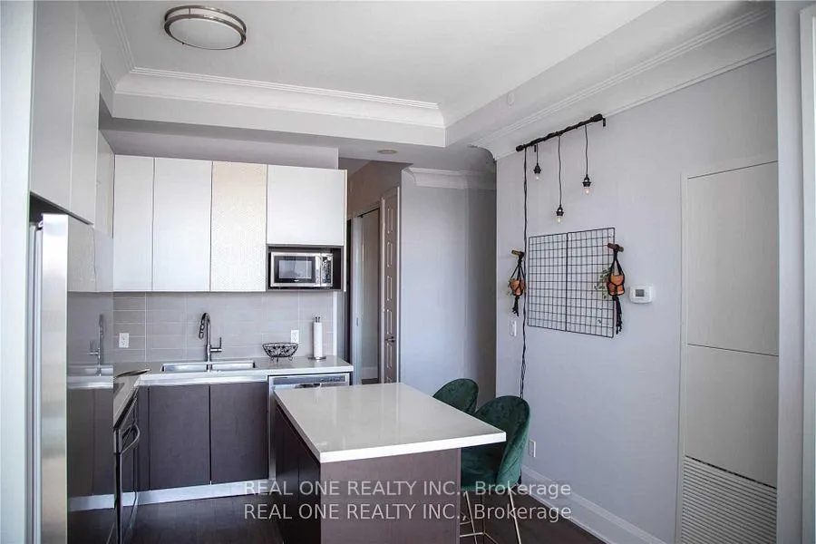 Photo 5 of Unit 808, 15 Water Walk Drive, Markham, Unionville — HOMEH