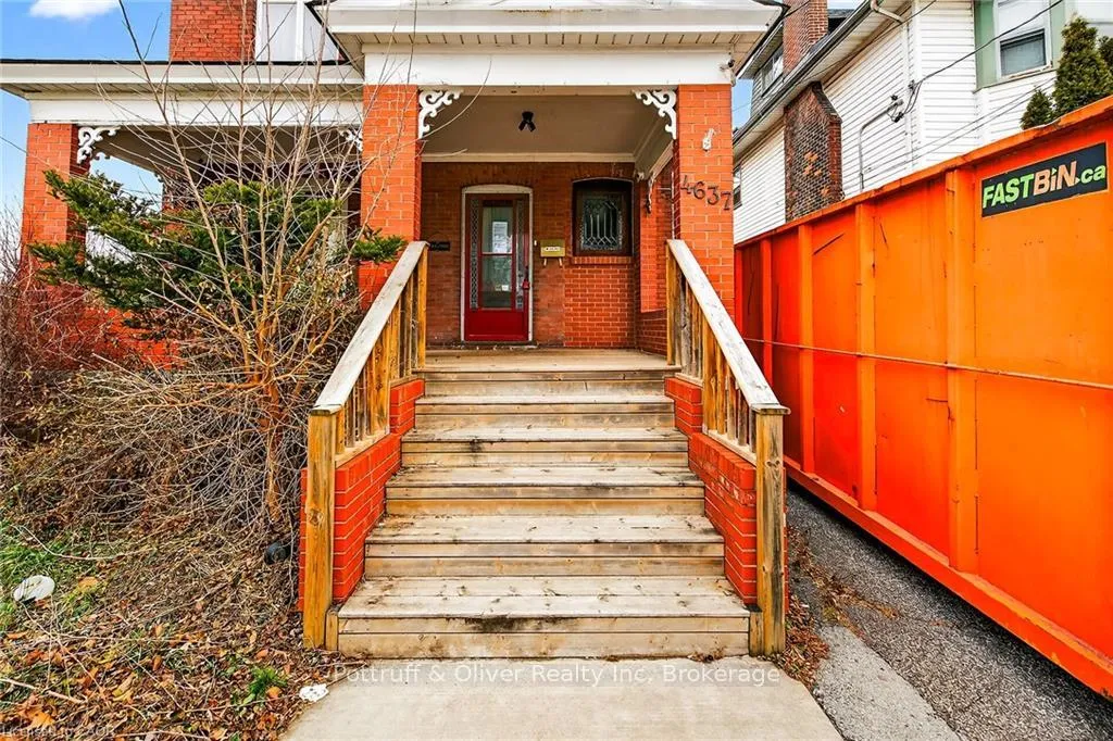 Photo 4 of 4637 Ellis Street, Niagara Falls, Downtown — HOMEH