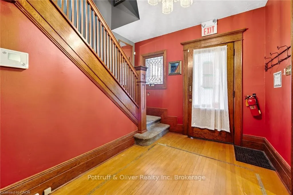 Photo 6 of 4637 Ellis Street, Niagara Falls, Downtown — HOMEH
