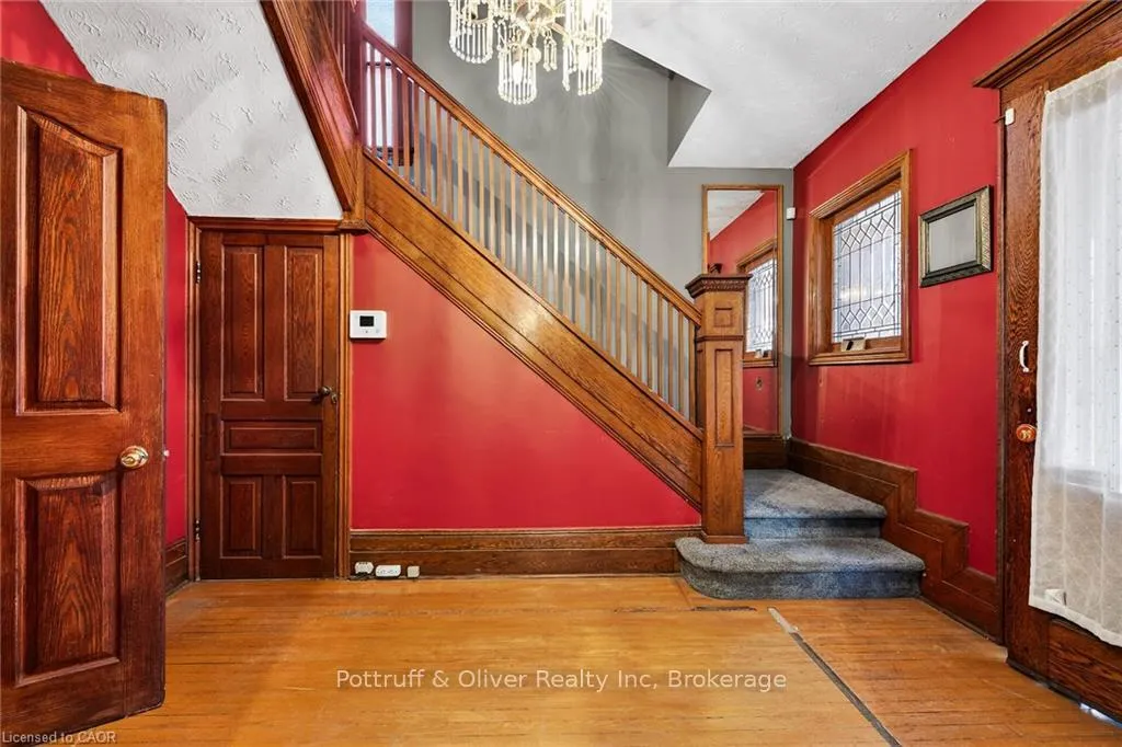 Photo 7 of 4637 Ellis Street, Niagara Falls, Downtown — HOMEH