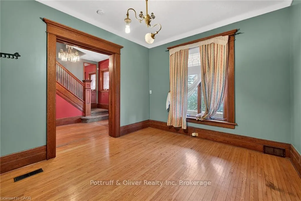 Photo 11 of 4637 Ellis Street, Niagara Falls, Downtown — HOMEH