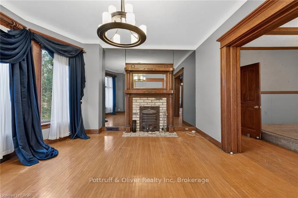 Photo 16 of 4637 Ellis Street, Niagara Falls, Downtown — HOMEH