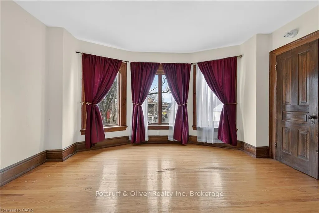 Photo 31 of 4637 Ellis Street, Niagara Falls, Downtown — HOMEH