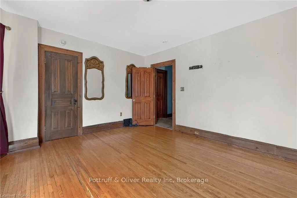 Photo 32 of 4637 Ellis Street, Niagara Falls, Downtown — HOMEH