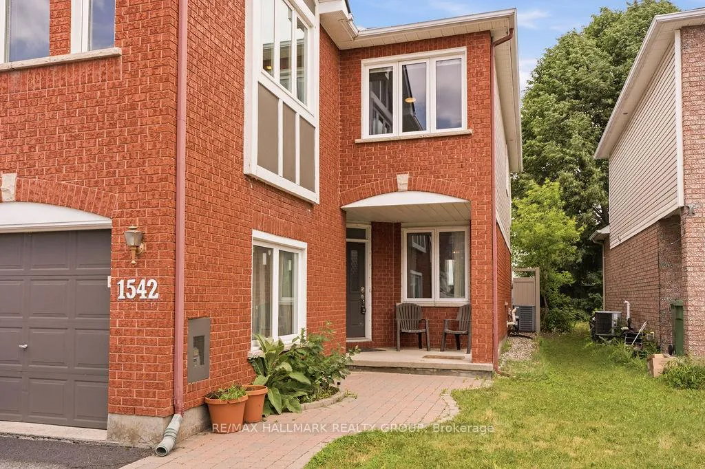 Photo 2 of 1542 Tonilee Drive, Ottawa, Carson Grove — HOMEH