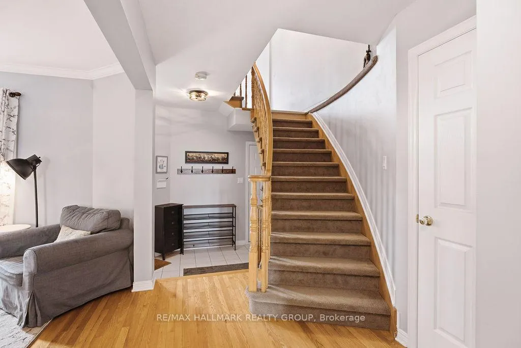 Photo 4 of 1542 Tonilee Drive, Ottawa, Carson Grove — HOMEH