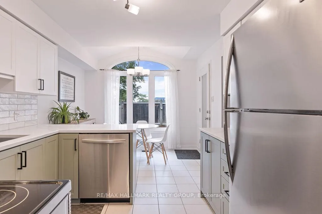 Photo 13 of 1542 Tonilee Drive, Ottawa, Carson Grove — HOMEH