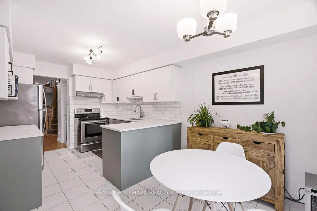 Photo 19 of 1542 Tonilee Drive, Ottawa, Carson Grove — HOMEH
