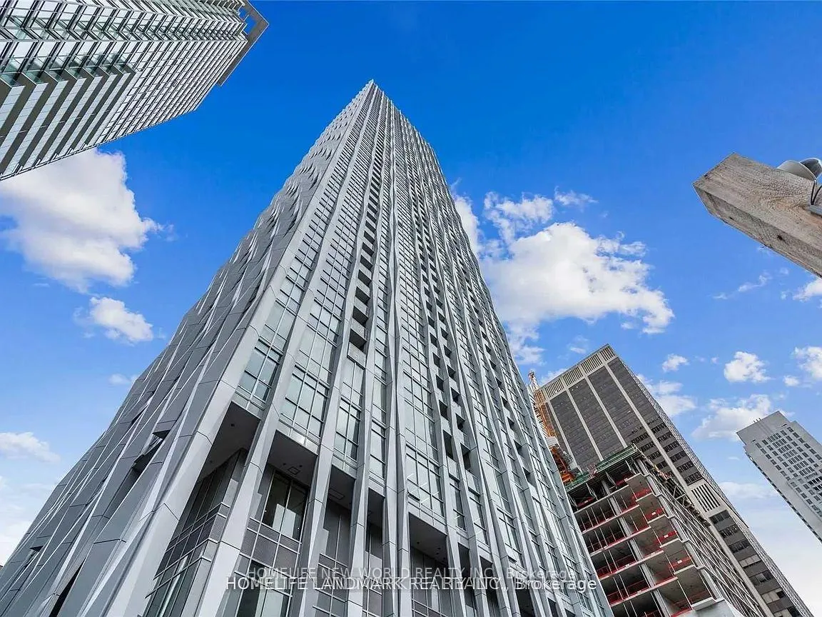 Front of Unit 4608, 1 Yorkville Avenue