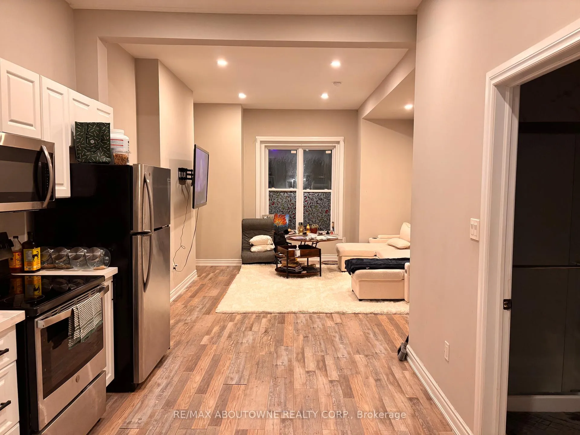 Photo 3 of Unit 1A, 498 Main Street E, Hamilton, Stinson — HOMEH