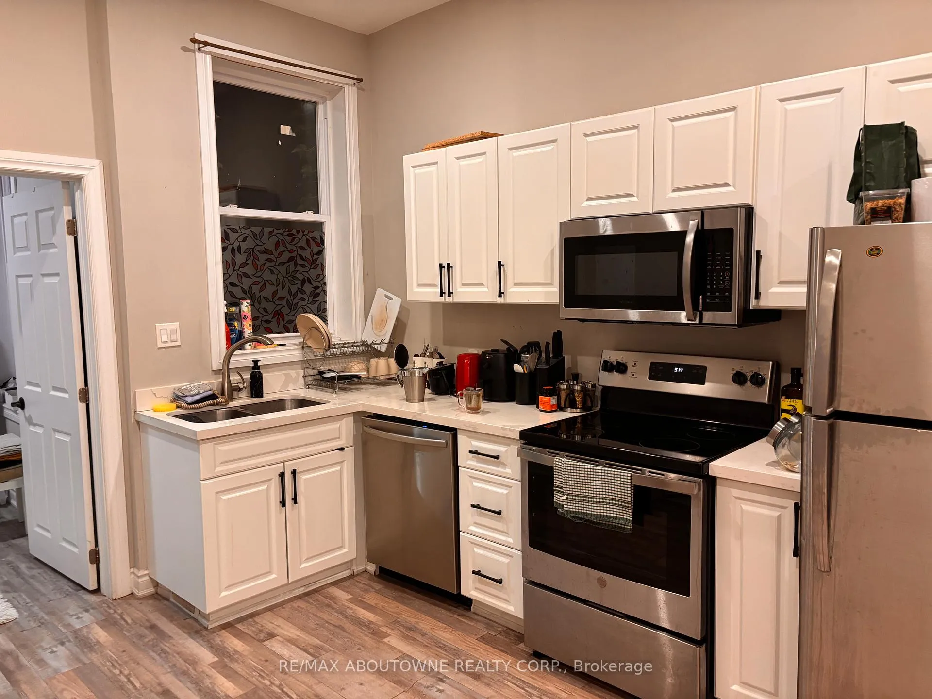 Photo 4 of Unit 1A, 498 Main Street E, Hamilton, Stinson — HOMEH