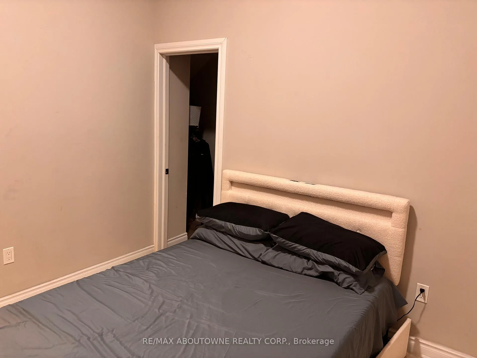 Photo 7 of Unit 1A, 498 Main Street E, Hamilton, Stinson — HOMEH