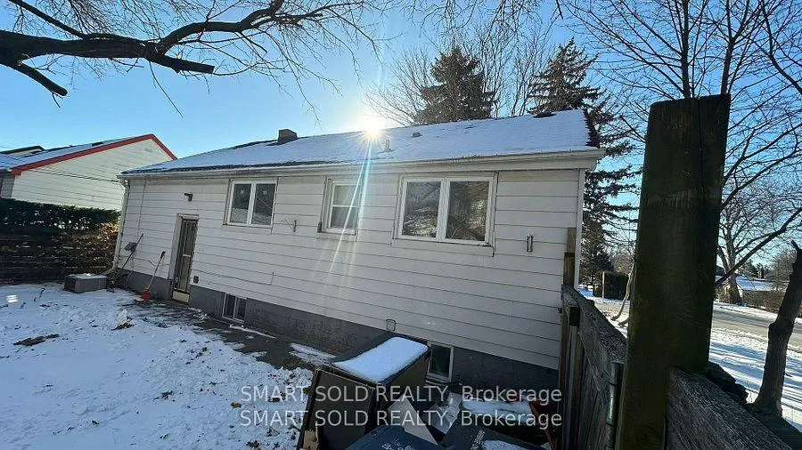 Photo 3 of 41 Maybourne Avenue, Scarborough, Clairlea-Birchmount — HOMEH