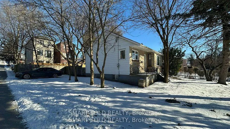 Photo 4 of 41 Maybourne Avenue, Scarborough, Clairlea-Birchmount — HOMEH