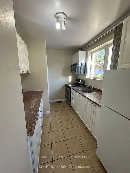 Photo 7 of 41 Maybourne Avenue, Scarborough, Clairlea-Birchmount — HOMEH