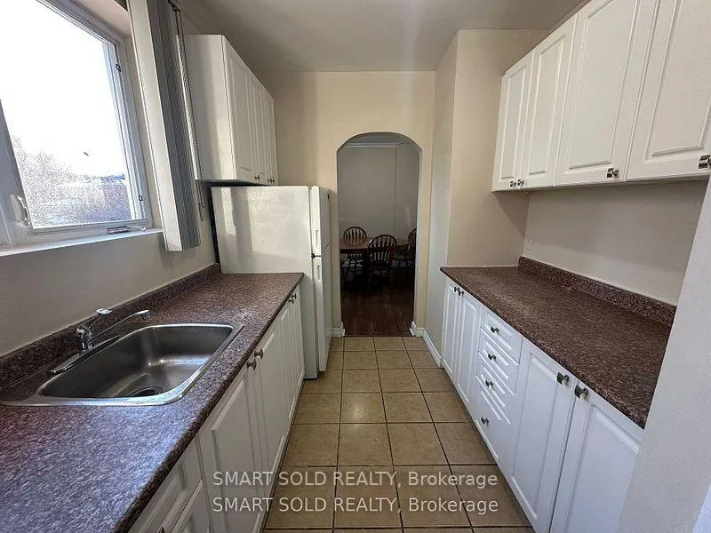 Photo 8 of 41 Maybourne Avenue, Scarborough, Clairlea-Birchmount — HOMEH