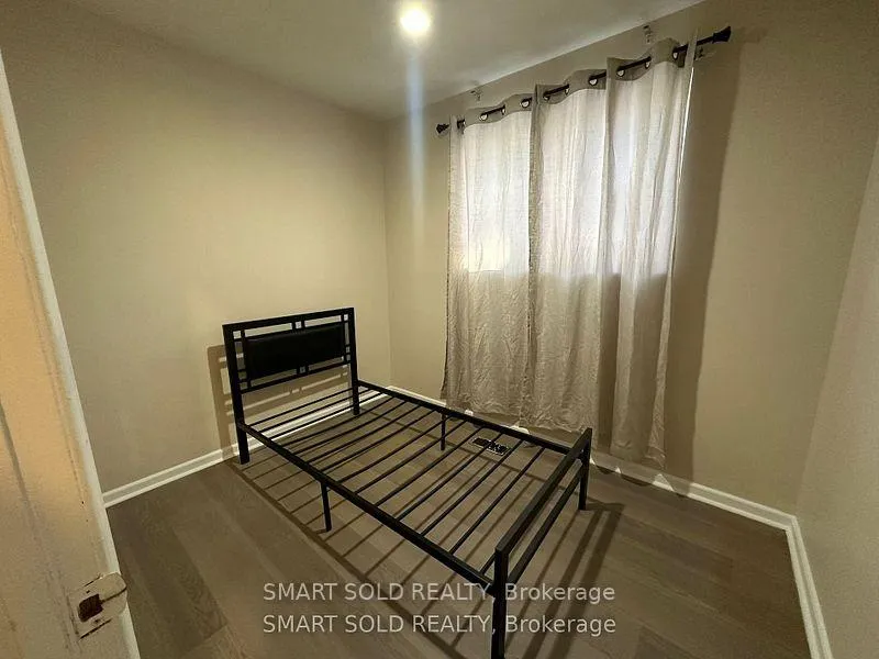 Photo 13 of 41 Maybourne Avenue, Scarborough, Clairlea-Birchmount — HOMEH