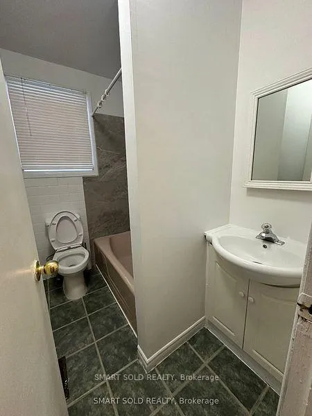 Photo 15 of 41 Maybourne Avenue, Scarborough, Clairlea-Birchmount — HOMEH