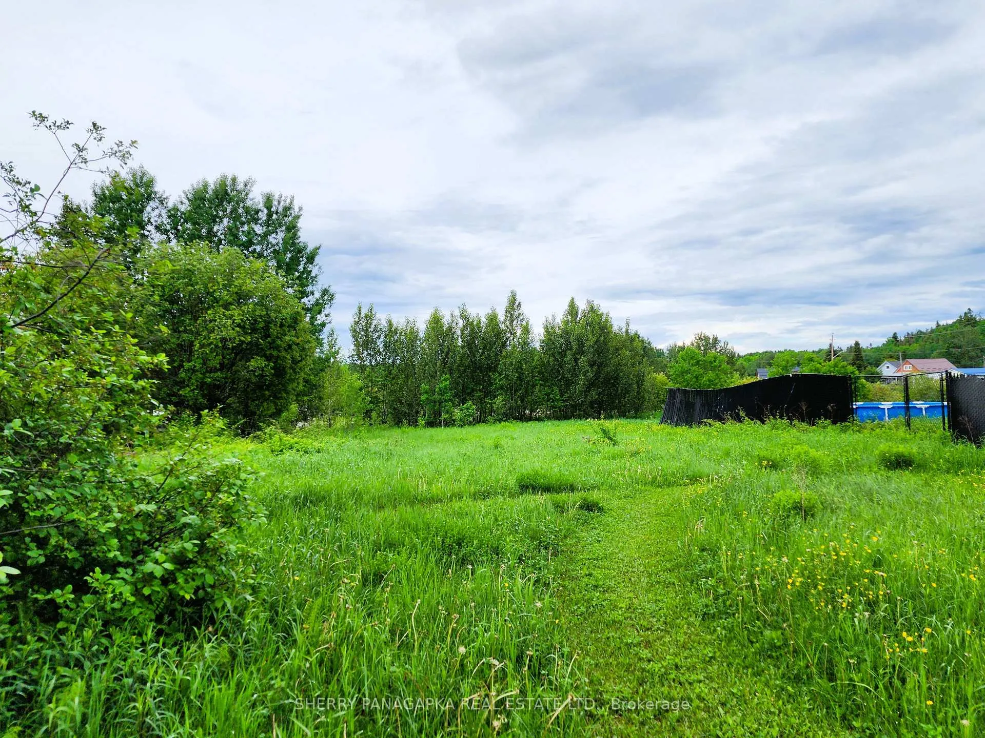 Photo 32 of 68 Fourth Avenue, Kirkland Lake, Larder Lake — HOMEH