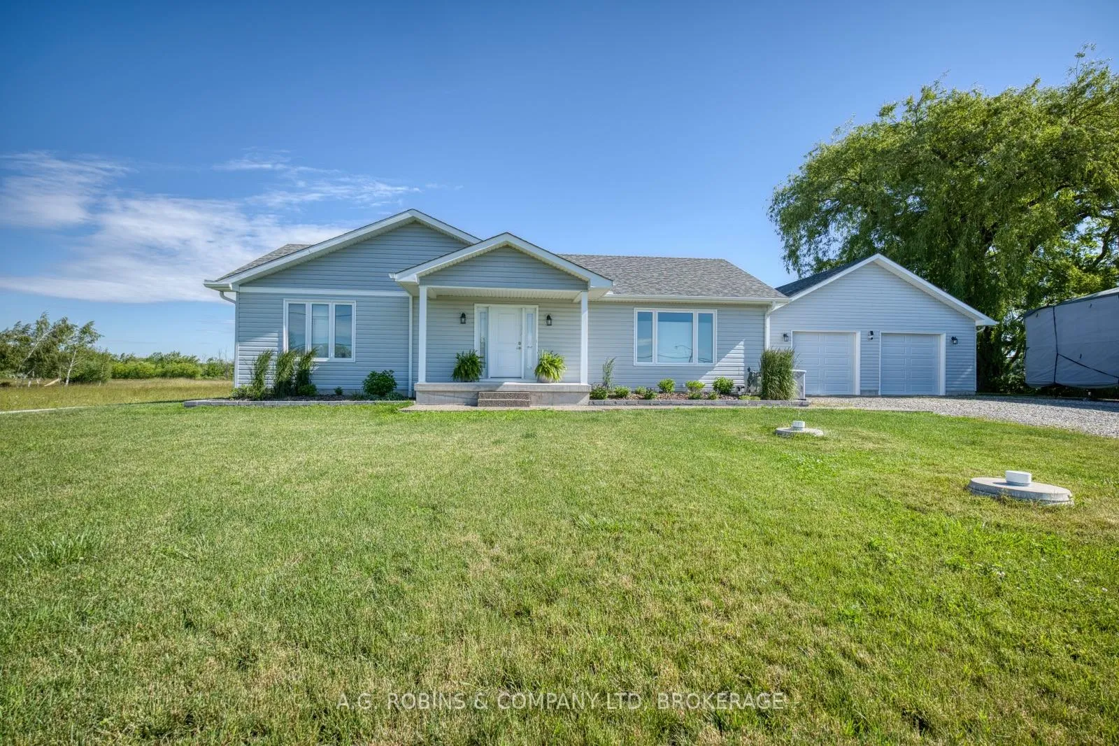 Photo 2 of 11716 Lakeshore Road, Wainfleet, Lakeshore — HOMEH