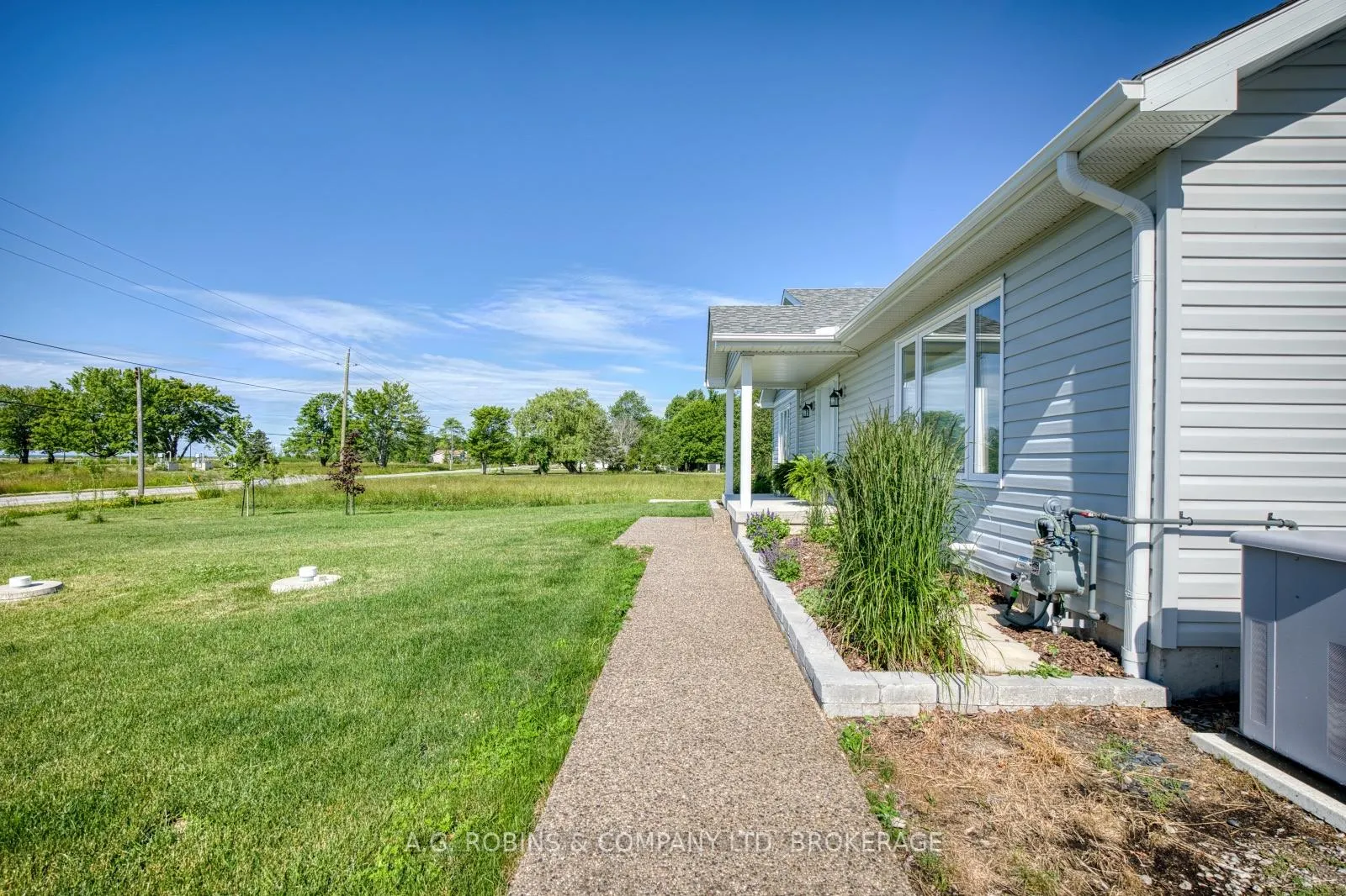 Photo 5 of 11716 Lakeshore Road, Wainfleet, Lakeshore — HOMEH