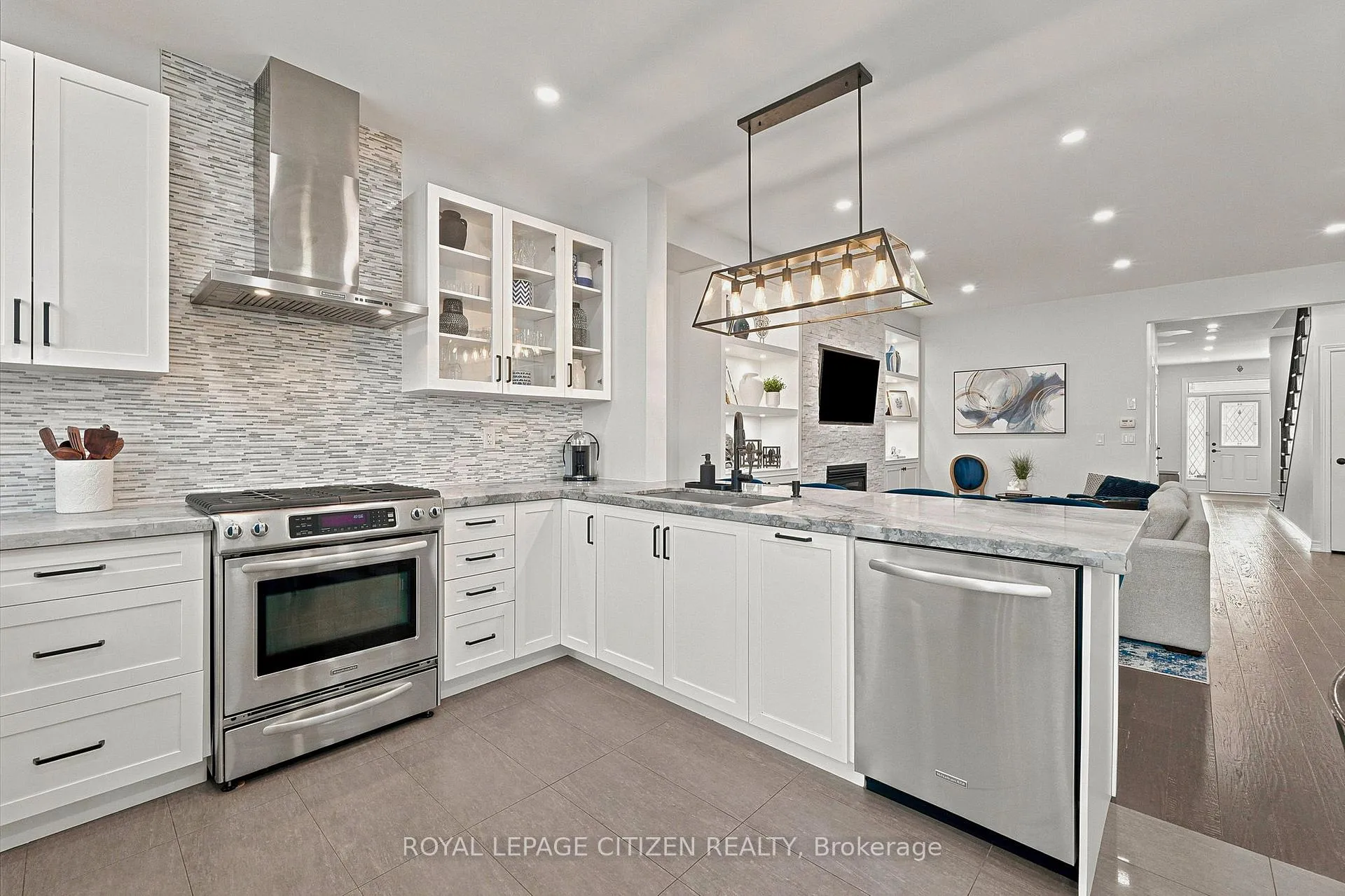 Photo 13 of 6 Alexie Way, Vaughan, Vellore Village — HOMEH