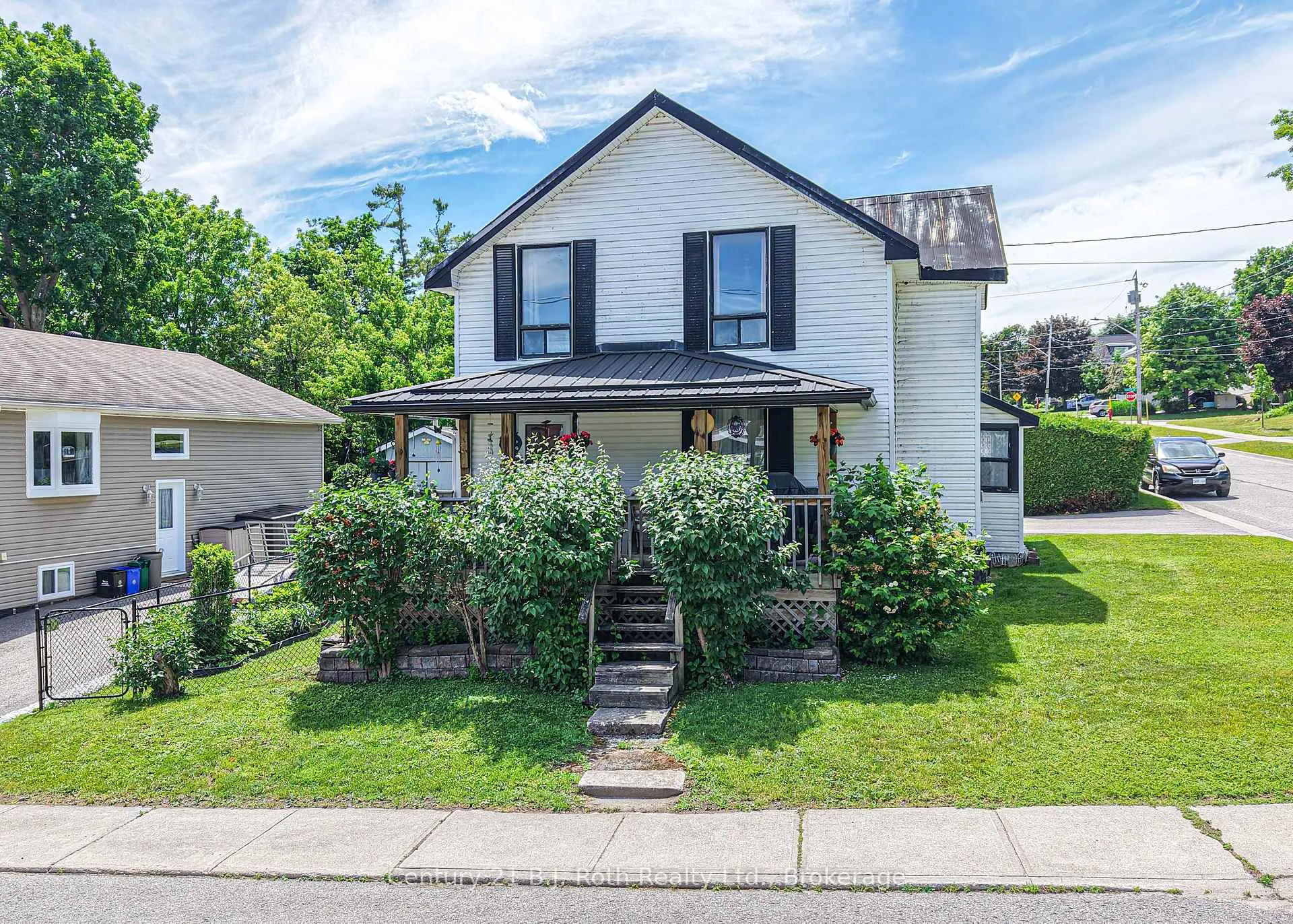 Photo 1 of 139 Borland Street E, Orillia — HOMEH