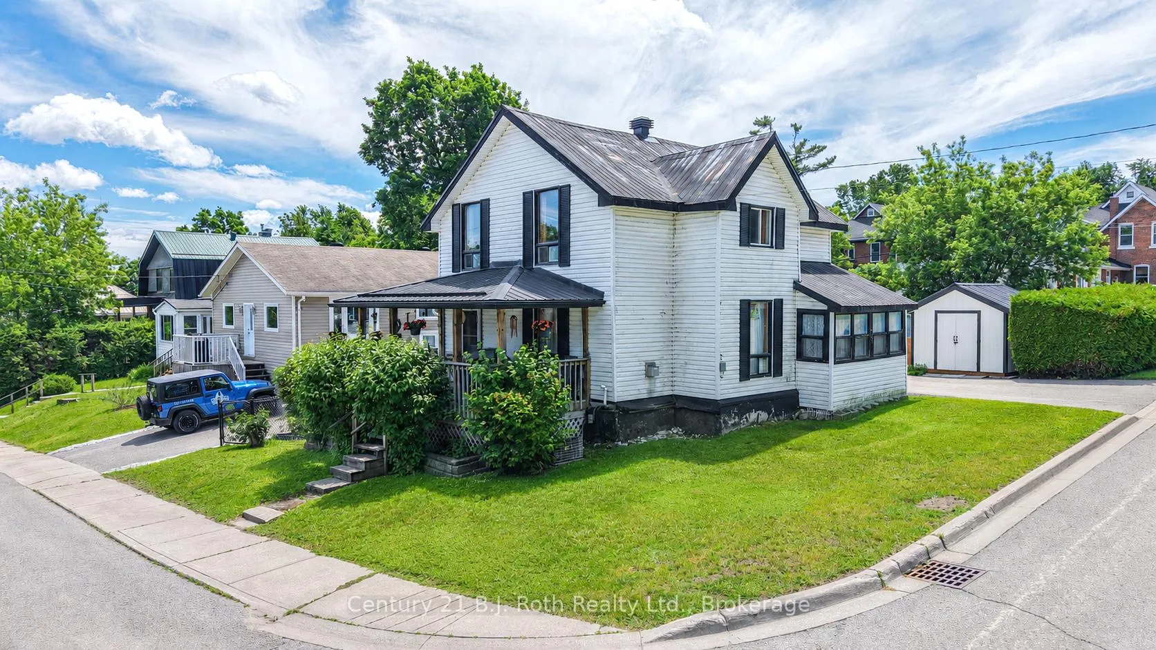 Photo 2 of 139 Borland Street E, Orillia — HOMEH